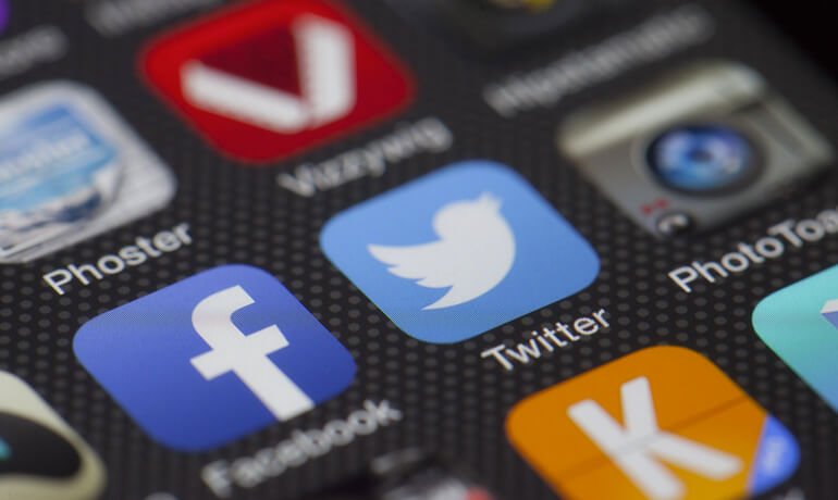 facebook twitter famous applications