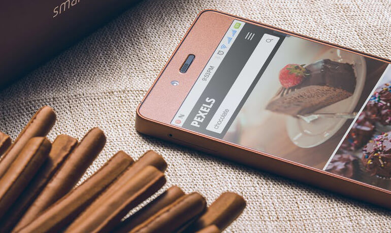 Pexels Website and Pink Phone