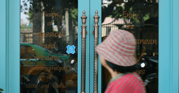 What are the qualities of a website that generates leads