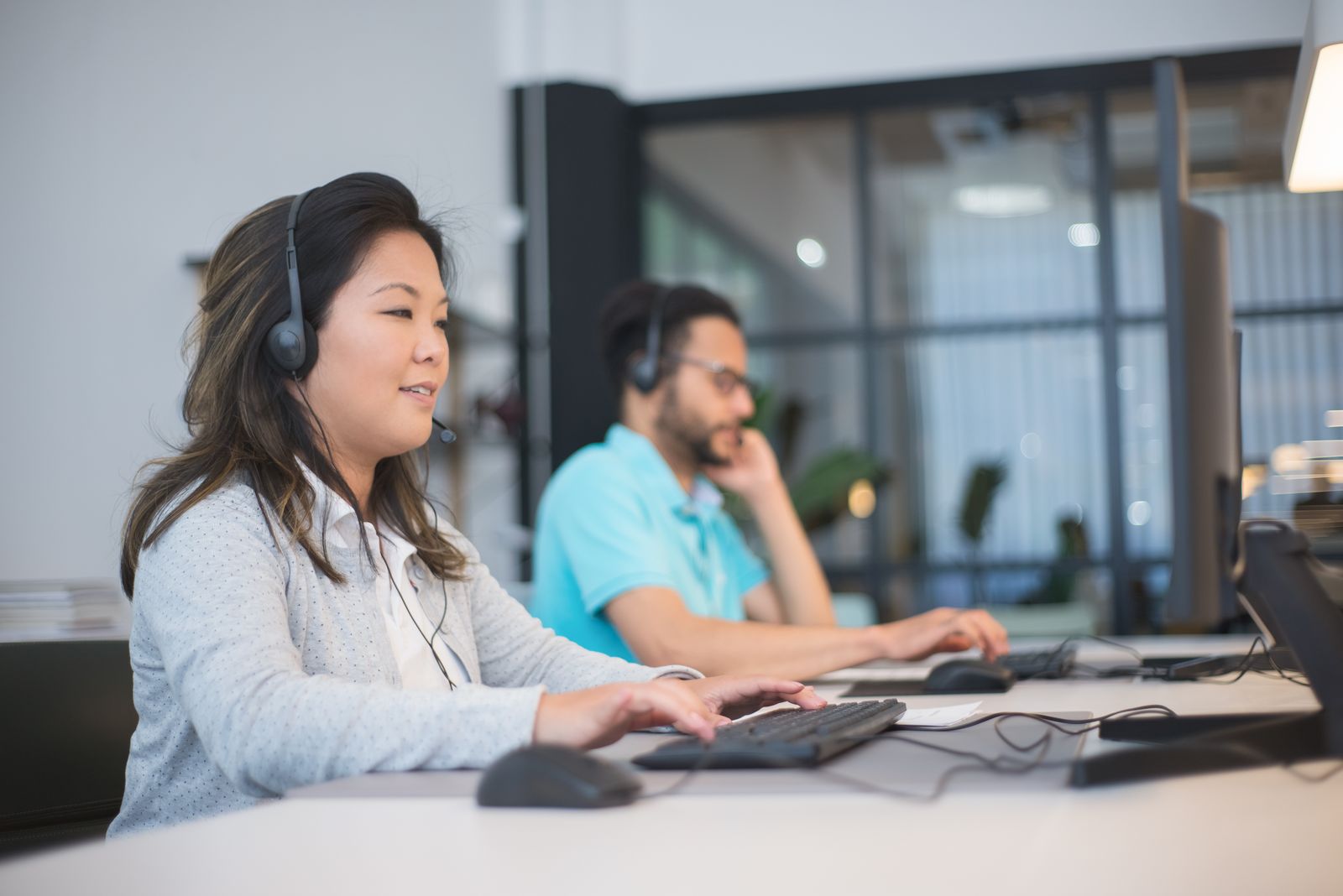 Emerge hosting support team assisting a Philippine business client